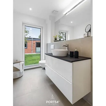 With 2 Bedrooms *