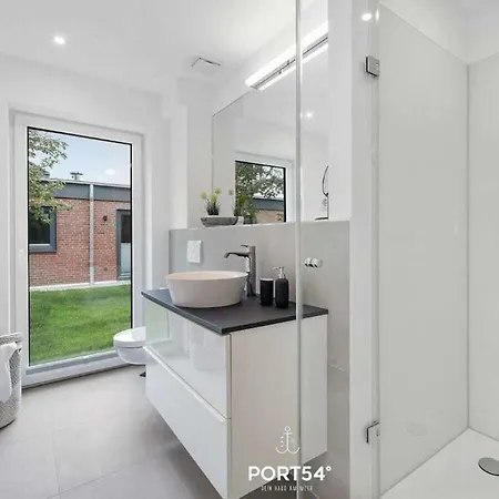 With 2 Bedrooms *